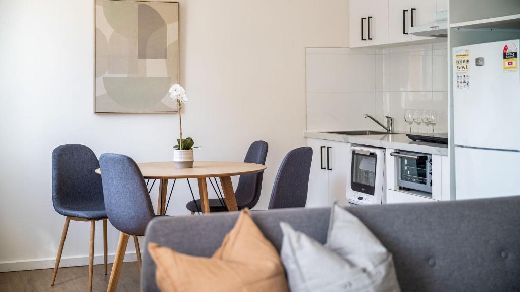 Cowes House | Sunshine Retreat Villa 8