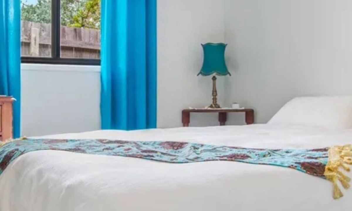 Surf Beach House | Surf Beach Bungalow, pet friendly with breaky