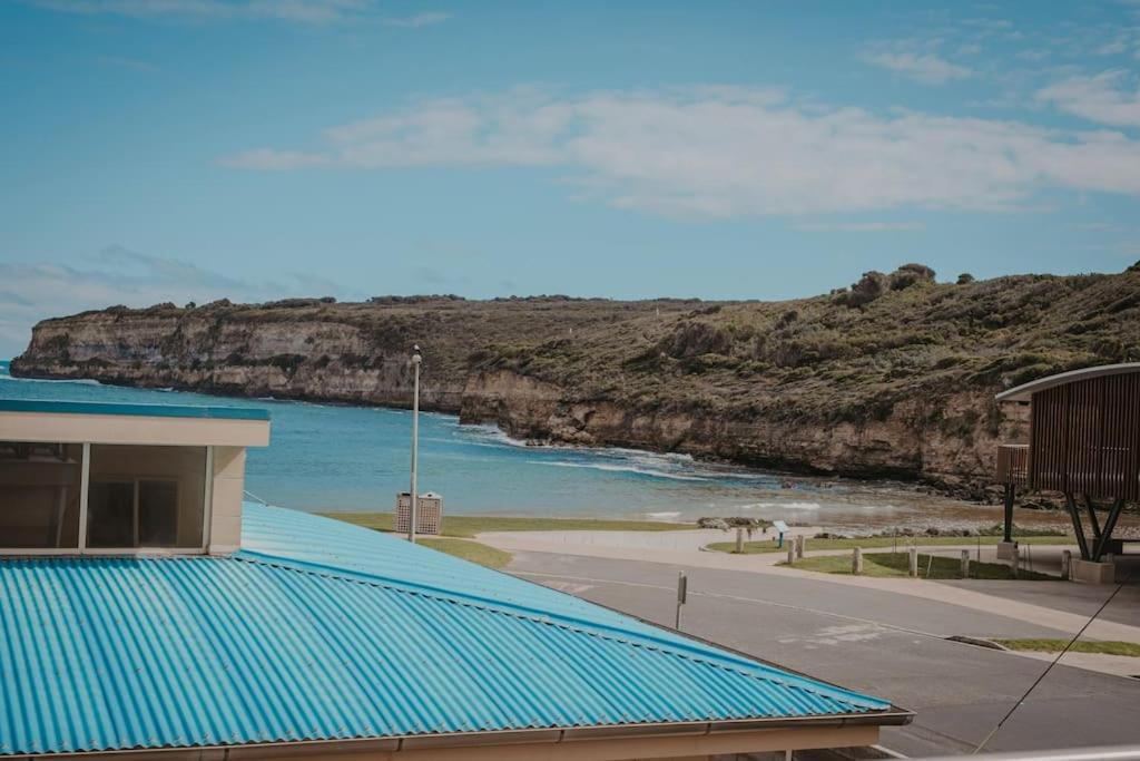 Port Campbell Villa | Surf break at Bayview villas SEA VIEW