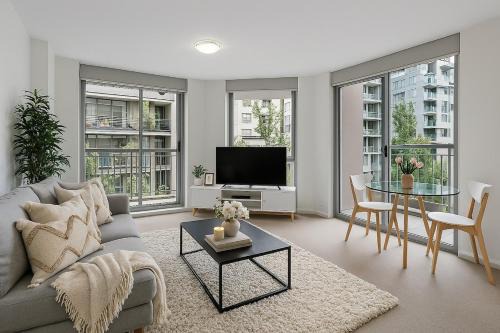 Surry Hills Apartment | Surry Hills secret - Convenient relaxed living SHL28