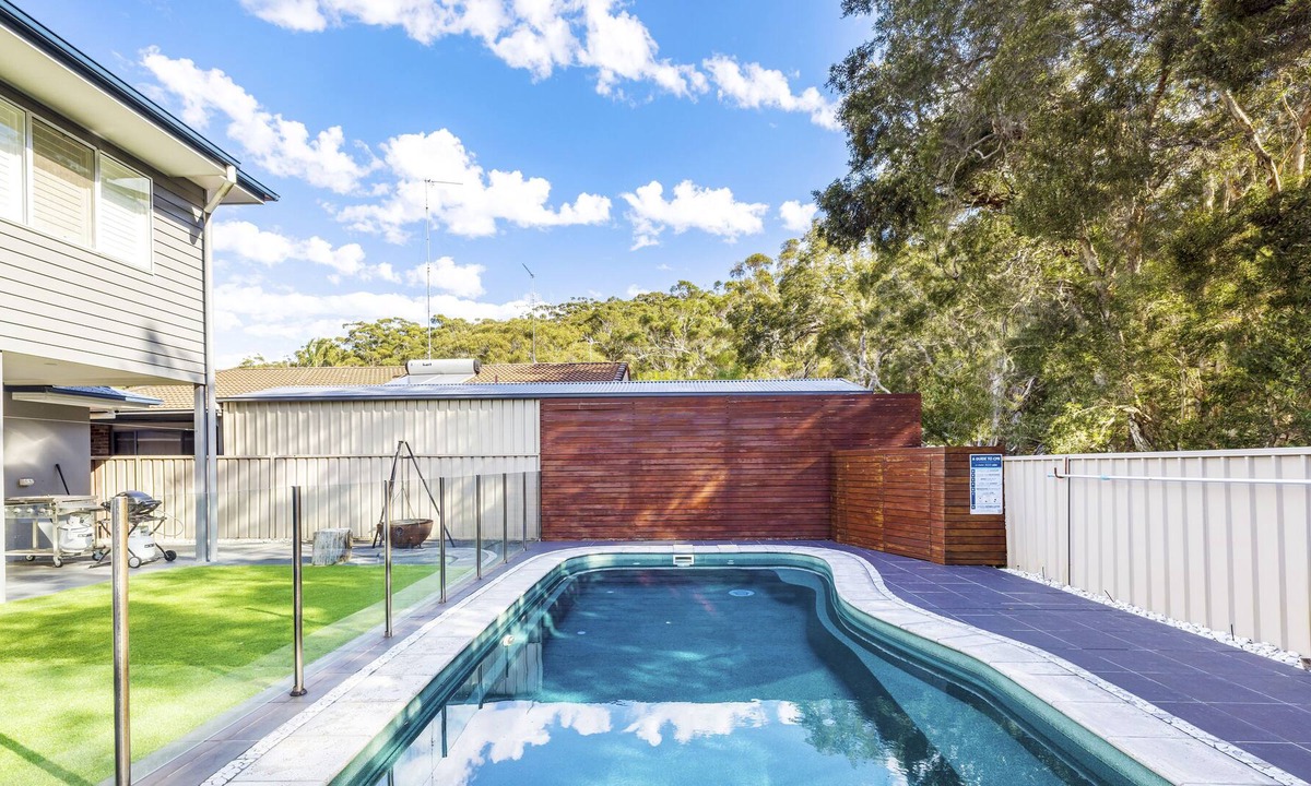 Shoal Bay House | Swan Retreat Family Home with inground swimming pool and lots of space.