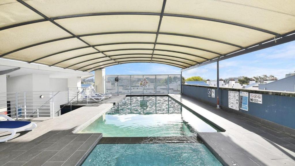 Chippendale Apartment | Sydney City Escape! - Pool, Gym & Parking