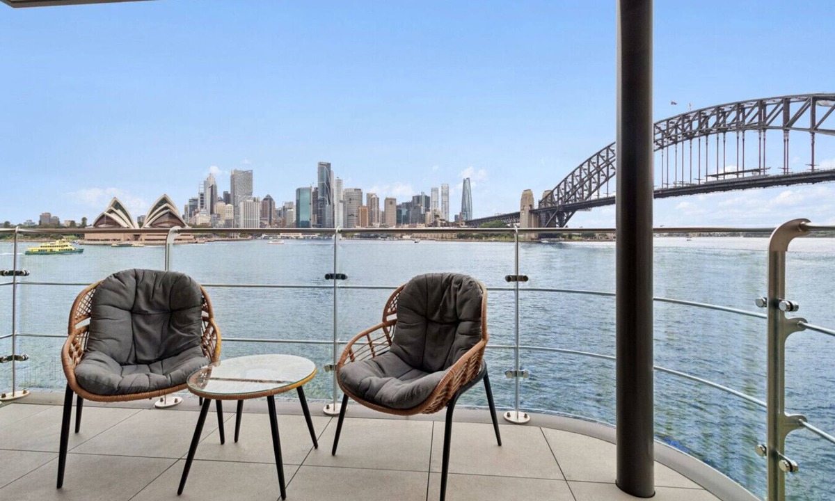 Kirribilli Apartment | Sydney`s Best Harbour Views|First Row Water Front
