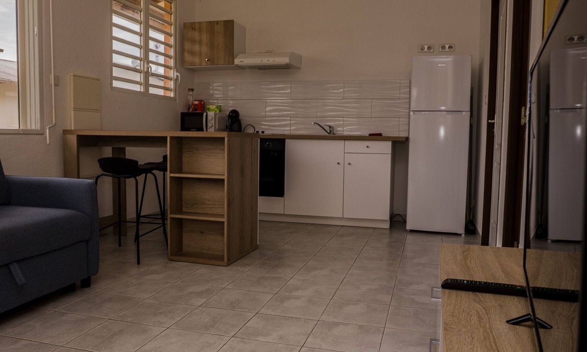 Cayenne Apartment | T2 Comfort Near Beach, University & Rectorat Fiber WiFi & AC