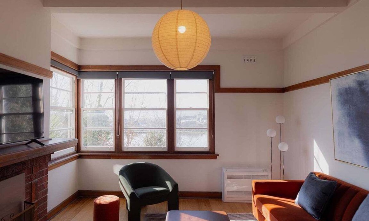 Trevallyn Apartment | Tamar River Views & Mid-Century Vibes