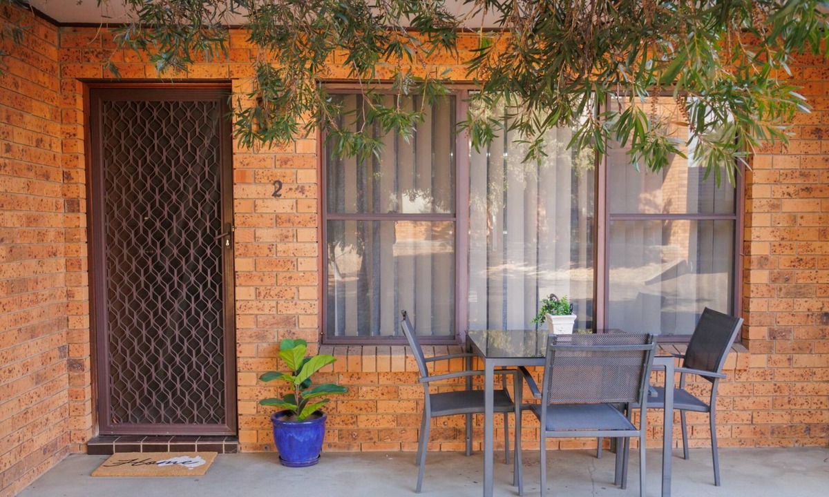 West Tamworth Apartment | Tamworth Terrace House - It's All About Location!