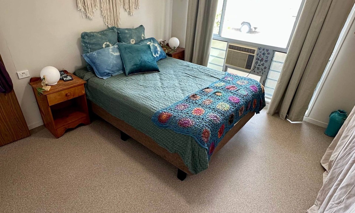 Ayr House | That 70s House - 5 bedroom of comfort and history
