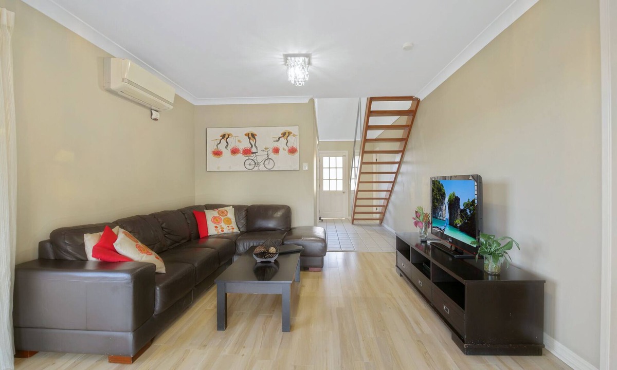 Eden Apartment | The Beach Retreat Eden 3 bedroom pet friendly apartment - 5+ night