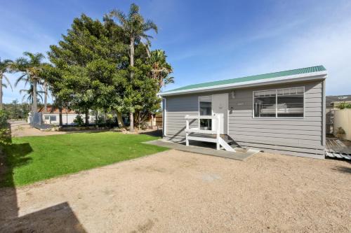 Lakes Entrance House | The Beaches on Lakes Cottage - Cosy Coastal Escape