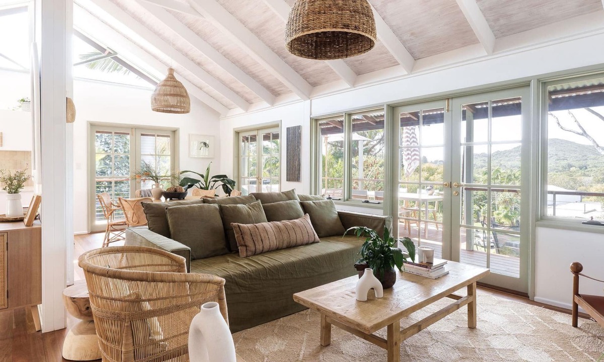 Byron Bay House | The Beachley - Light filled home with iconic lighthouse views – walk to the beach!