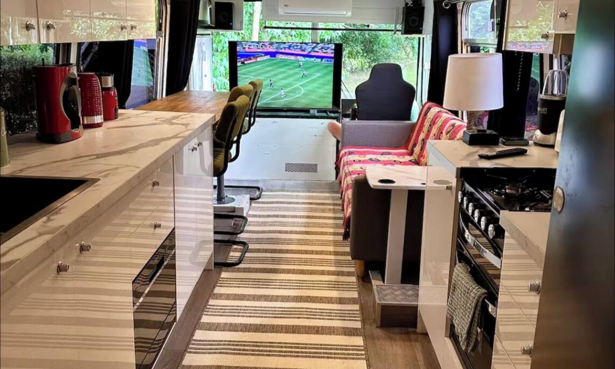 Bellingen Cottage | The Bello BigRig - Luxury Riverfront Bus Conversion, close to town, pet friendly