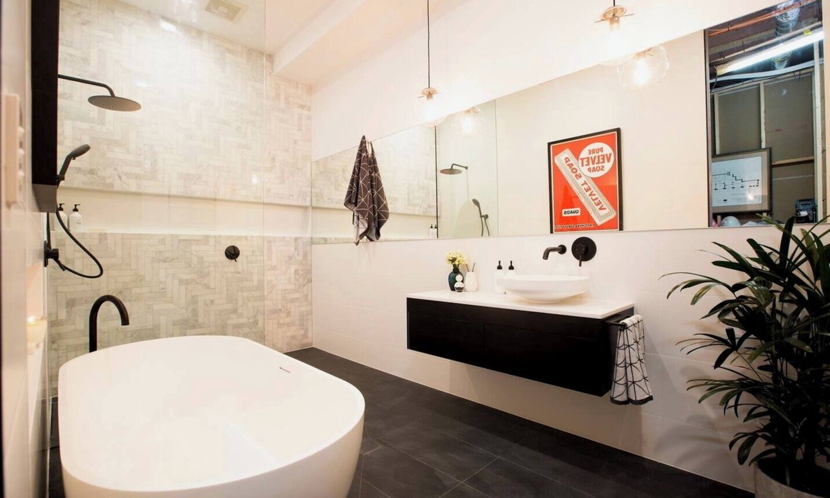Port Melbourne Apartment | The Block -Spacious and Luxurious 4 bed Apartment