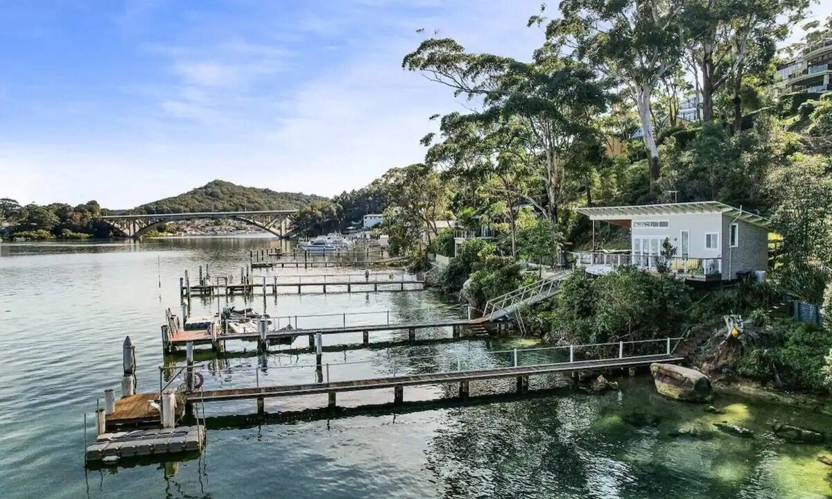 Daleys Point Apartment | The Boathouse
