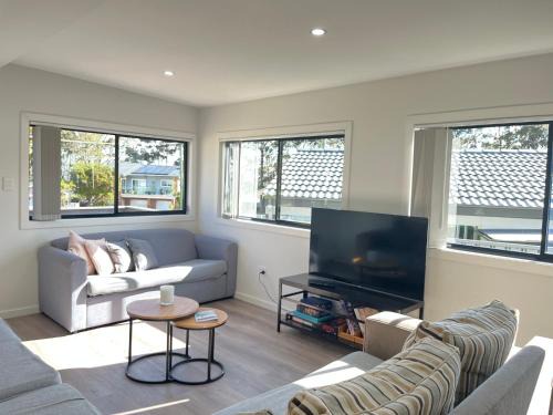 St. Georges Basin House | The Branch by the Basin Family Escape - 1 night stays