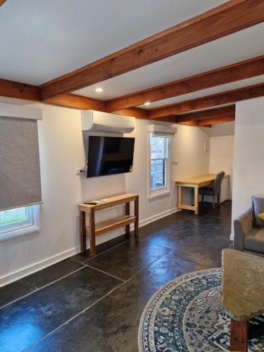 Mintaro Apartment | The Bullock & Bridle Retreat at 62