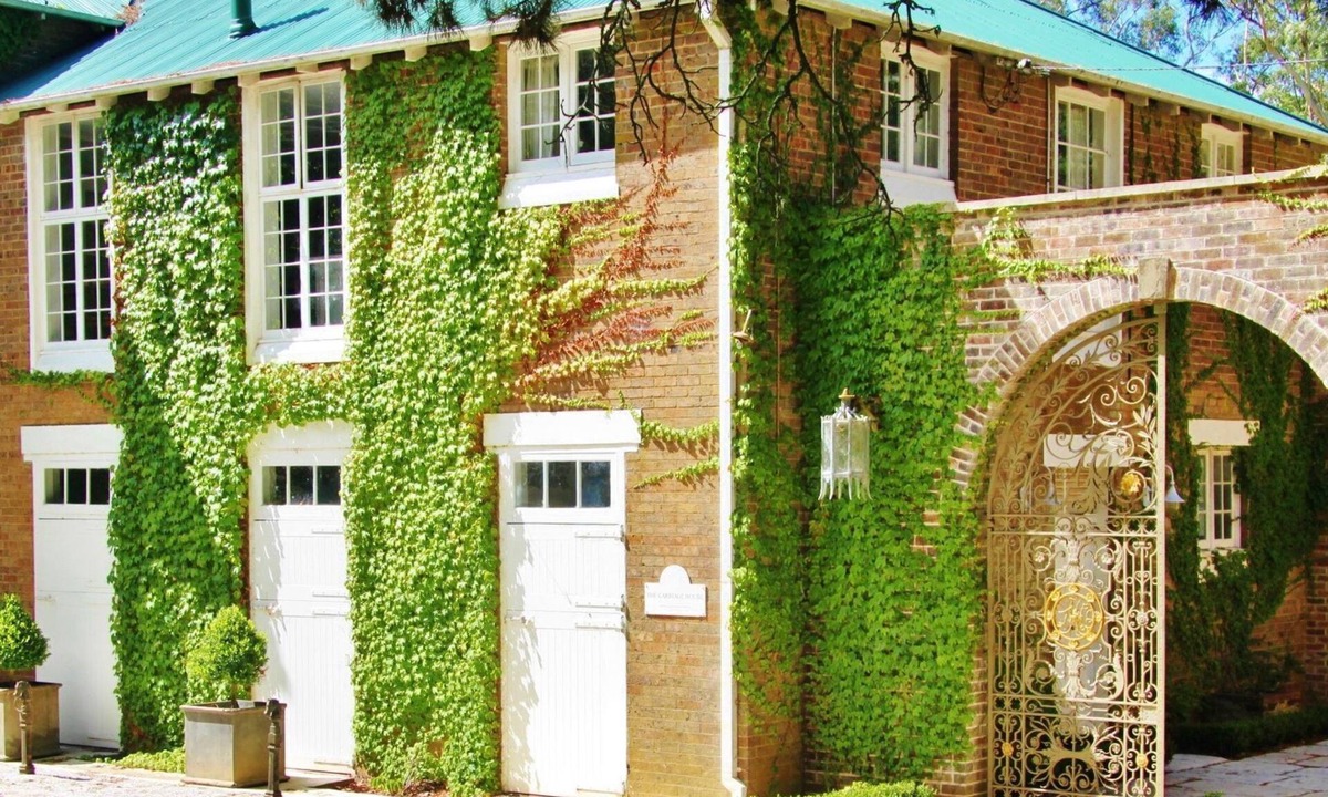 East Bowral House | The Carriage House - 3 night discount for Easter 2026