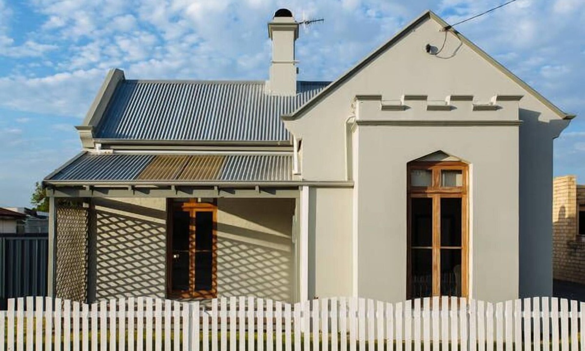 Centennial Park House | The Castle - Heart of Albany