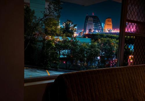 Milsons Point Apartment | The cottage beside the harbor bridge