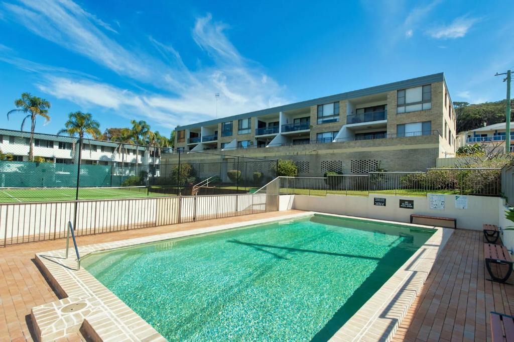 Fingal Bay Apartment | The Dunes Two bedroom apartment overlooking pool