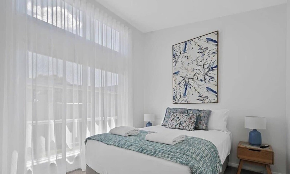 Orange Apartment | The Elm Apartments - The Blue Room