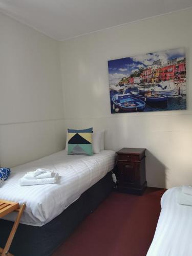 Deloraine Hotel | The Empire Hotel Deloraine