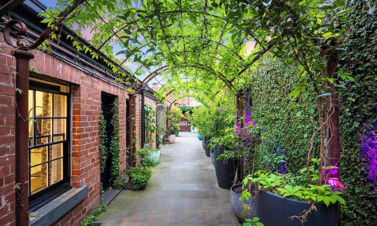 Fitzroy Apartment | The Empress | Direct Access Carlton Gardens