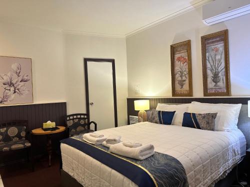 Lakes Entrance Hotel | The Esplanade Motel