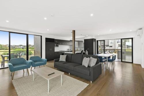 Torquay House | The Fairway Club 16