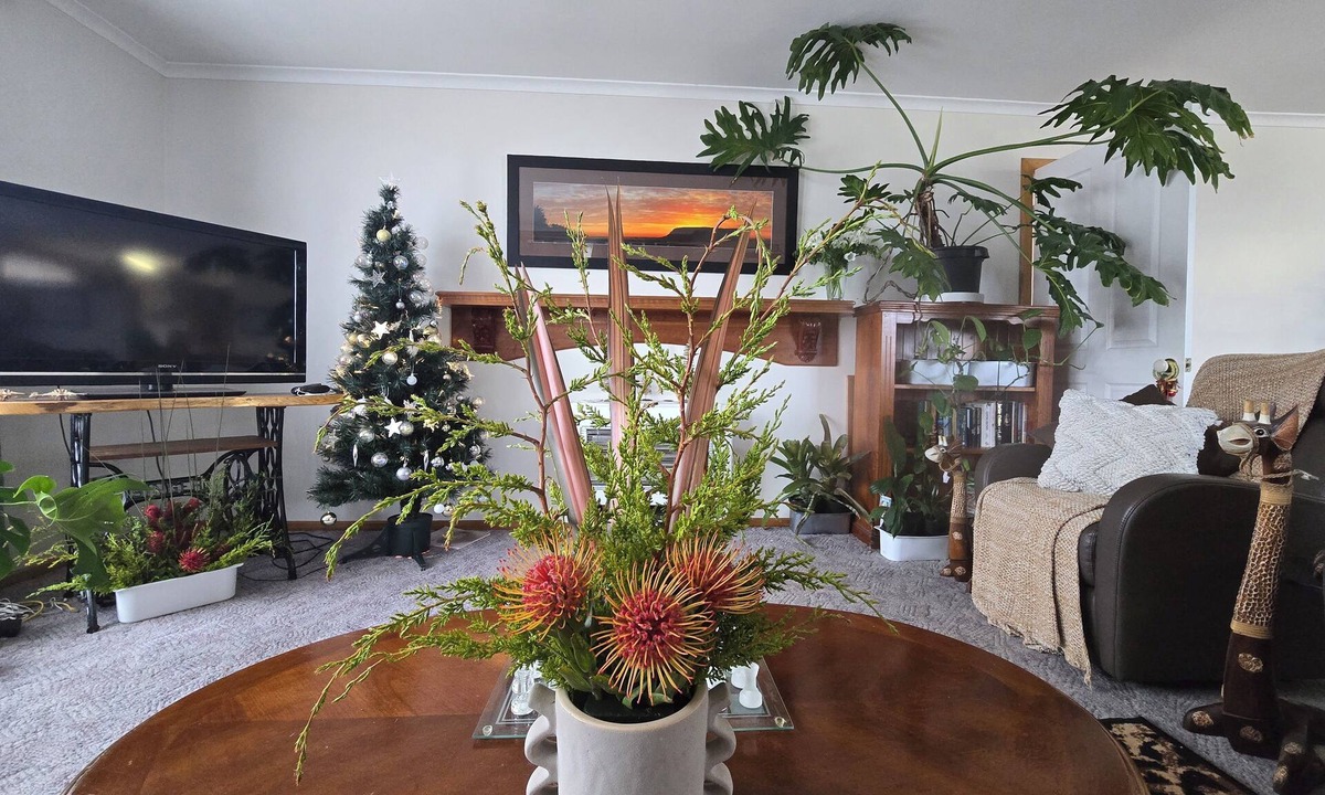 Stanley House | @ THE FLOWER BEDS Walk to town and beach