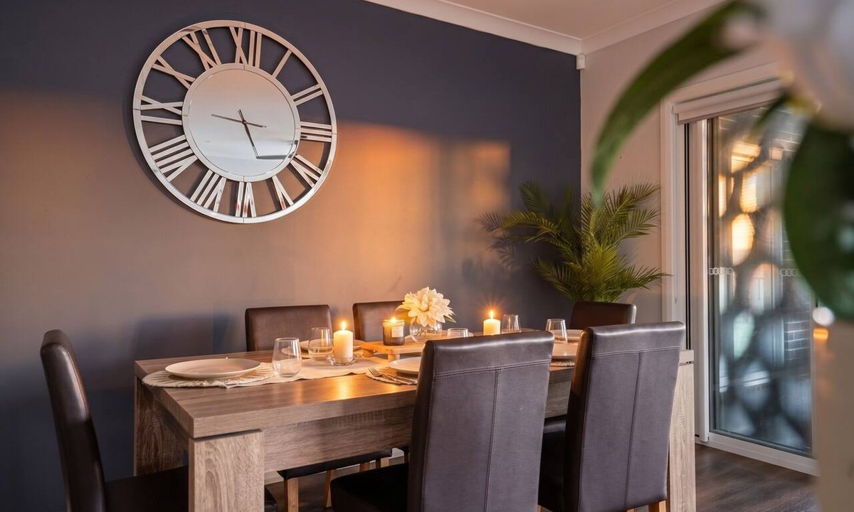 Gledswood Hills House | The Gledswood Residence | Luxury 4BR Sleeps 10