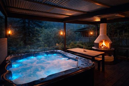 Noojee Apartment | The Grandview Retreat, Riverside Farmstay Escape