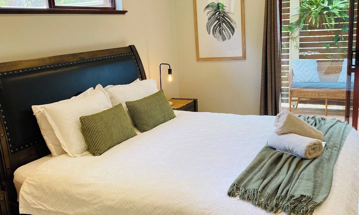 Margaret River Apartment | The Green Room. Self Contained King Suite on a beautiful property.