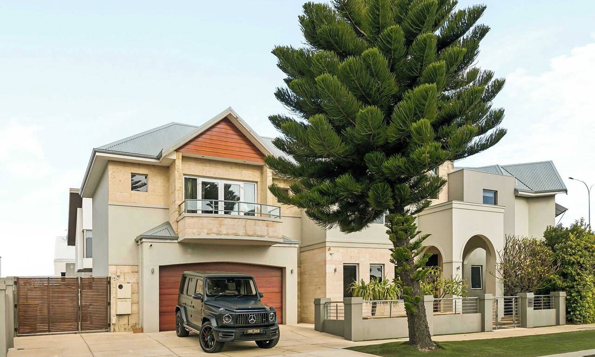 Hillarys House | The Harbour Mirage| Spa | Pool | Ocean front |6 BR