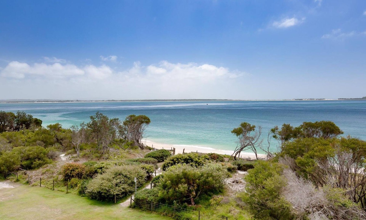 Nelson Bay Apartment | The Helm 5,22 Voyager Cl - waterfront unit