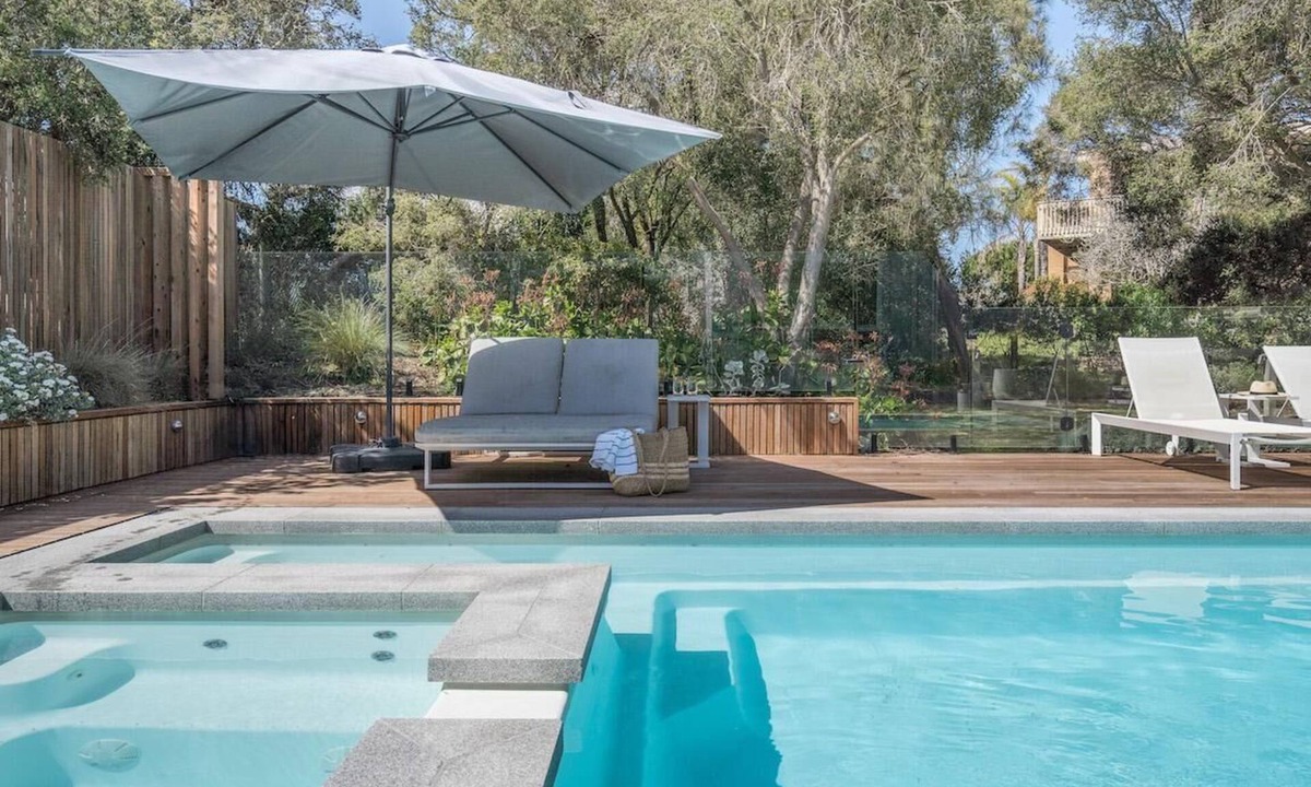 Blairgowrie House | The Hideaway - Coastal Chic Living with pool and spa