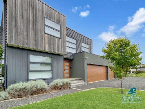 San Remo House | The Horizon on Clayley Luxury 5BR Oceanview Retreat)