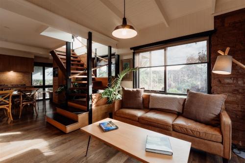 Surf Beach House | The House Poet's Corner Boutique Accomodation