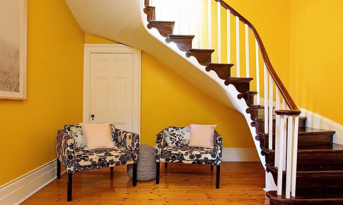 Port Fairy Apartment | The Ivy Bank - Central Apartment With Old World Charm