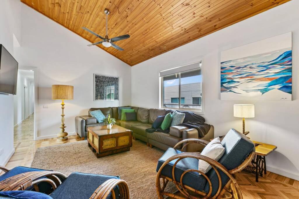 Apollo Bay House | The Landcastle ~Family Holiday Home~Corporate Wifi