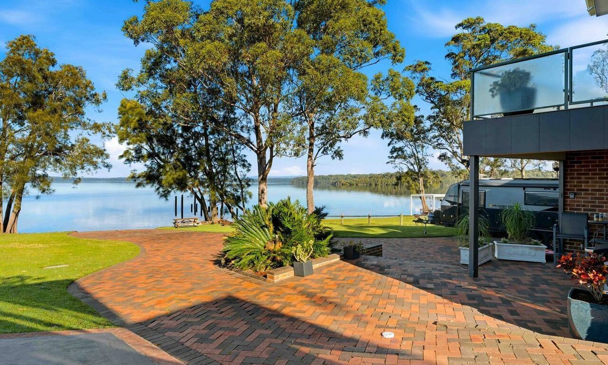 St. Georges Basin Apartment | The Landing Pad by Experience Jervis Bay
