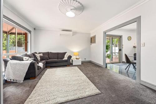Port Lincoln House | The Laneway - 3BR, Pet Friendly, Walk to CBD