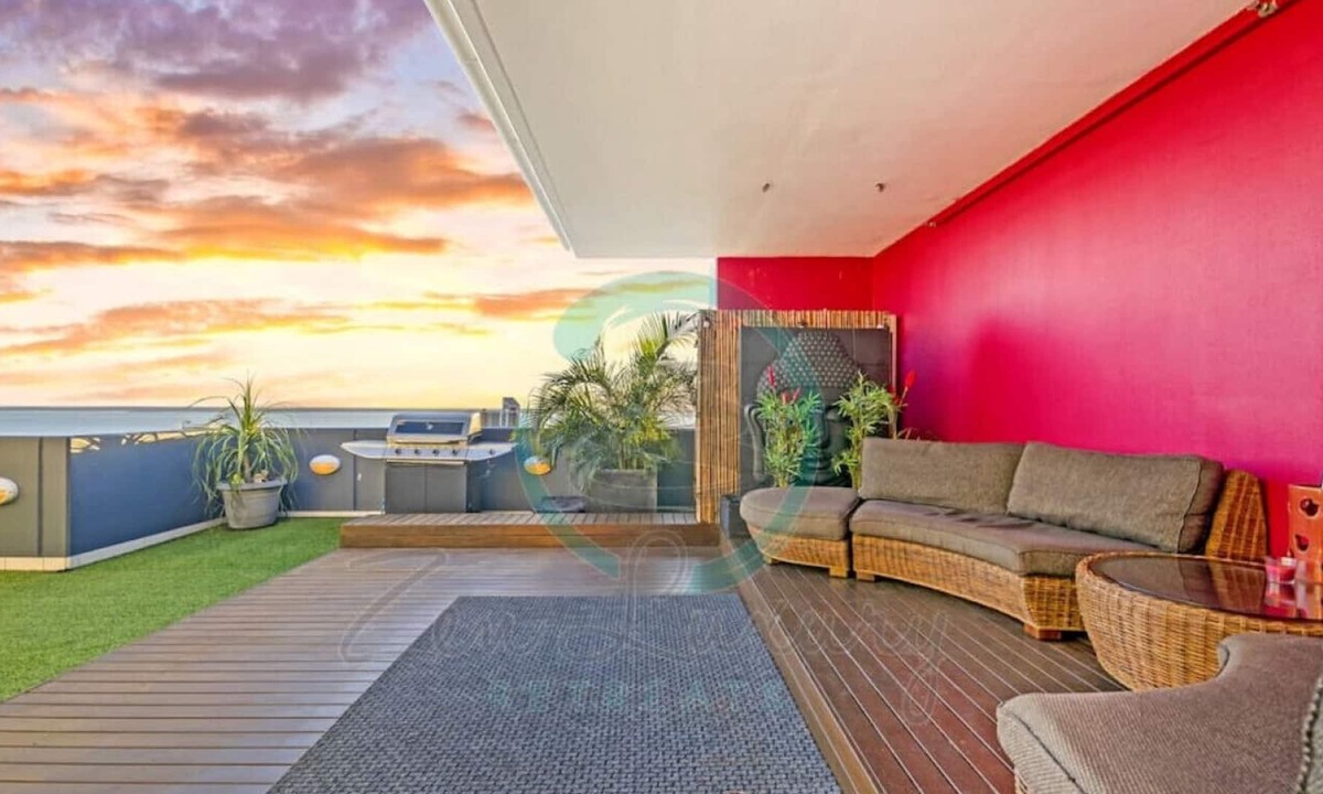 Darwin City Centre Condo | The LAVA LOUNGE: PANORAMIC Rooftop Holiday Retreat