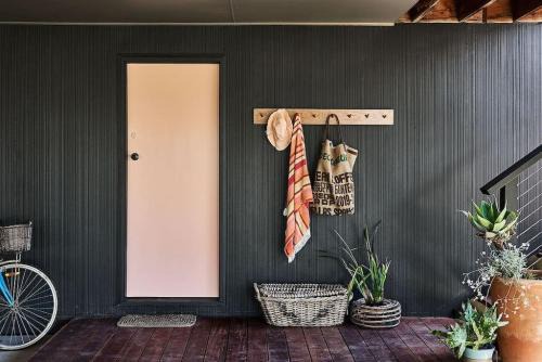 Apollo Bay House | THE LOBSTERPOT BEACH HOUSE - views and walking distance to shops