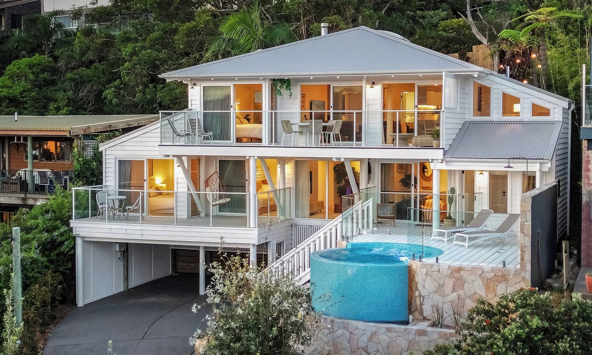 Copacabana House | The Lodge Family Resort; Breath-taking Beach Views, Pool & Outdoor Entertaining