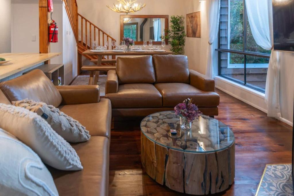 Eagle Heights Ski Chalet | The Mountain Chalet - Hot Tub, Fireplace, Games