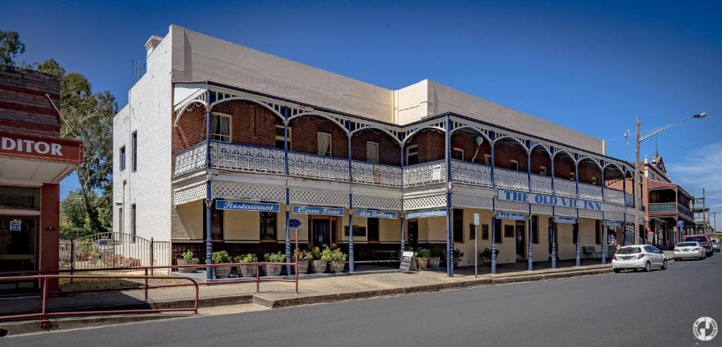 Canowindra Hotel | The Old Vic Hotel
