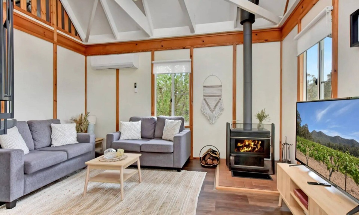 Rothbury House | The Orchard Suite with Free Wine Tasting