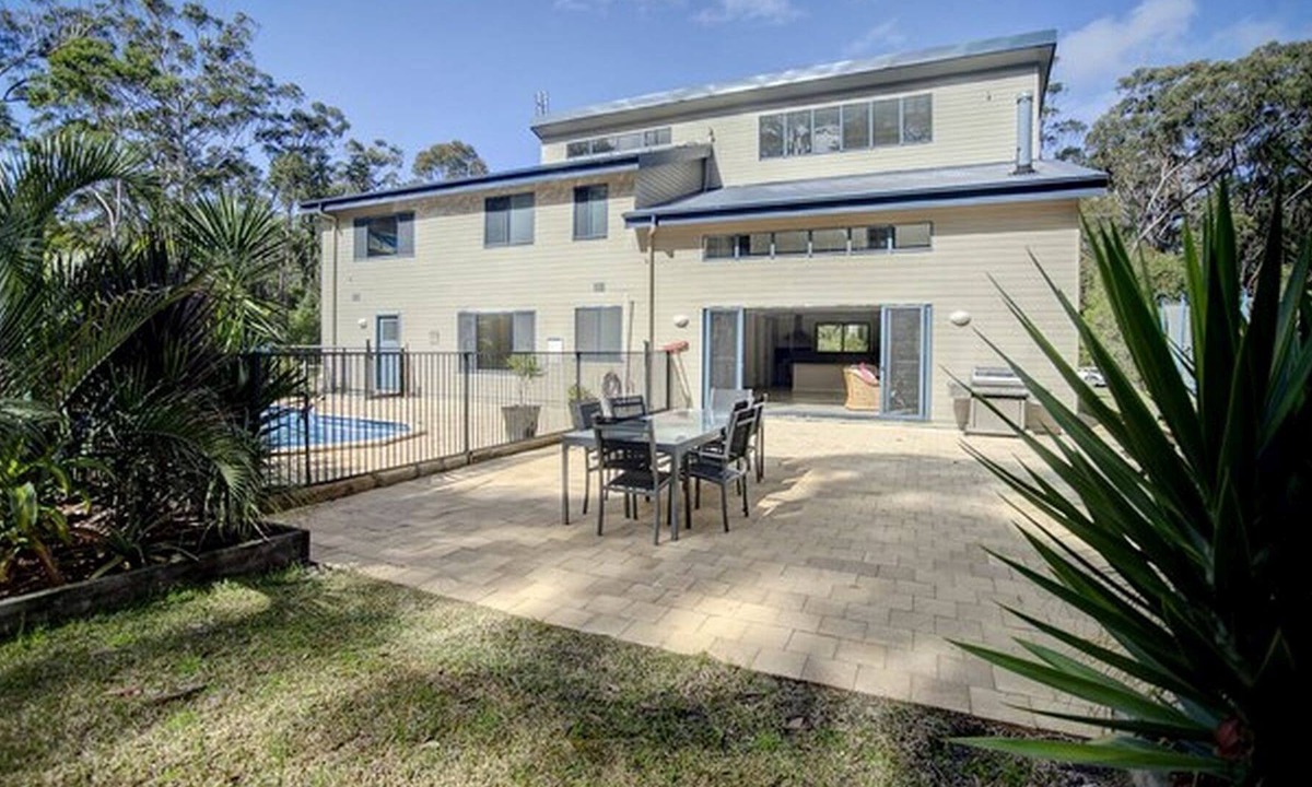 Smiths Lake House | The Palm Farm - Pet Friendly - Weekly Only - Byo Linen