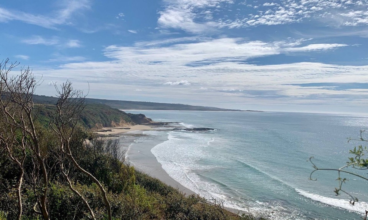 Aireys Inlet House | The Panorama - WIFI, Spa, Cosy Wood Fire