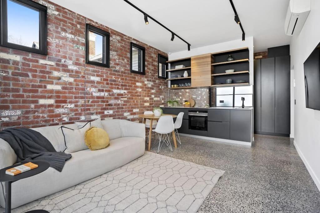 Geelong West Apartment | The Pix Studio Modern Industrial Stay